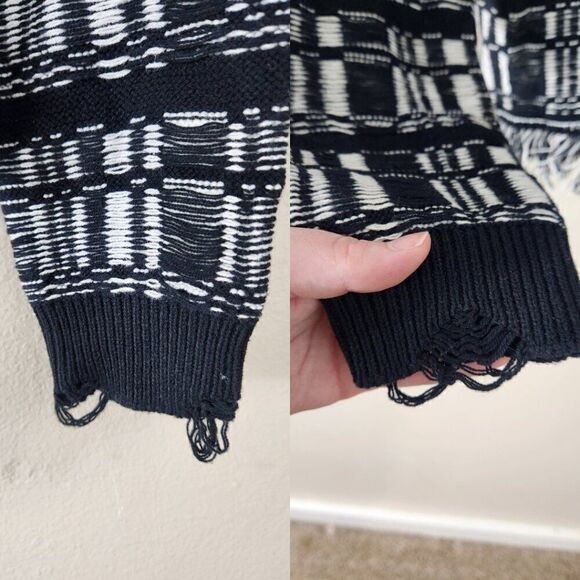 Wildfox Reese Ritzy Fringe Hem Sweater in Black and White NWT Size Medium - Picture 5 of 16